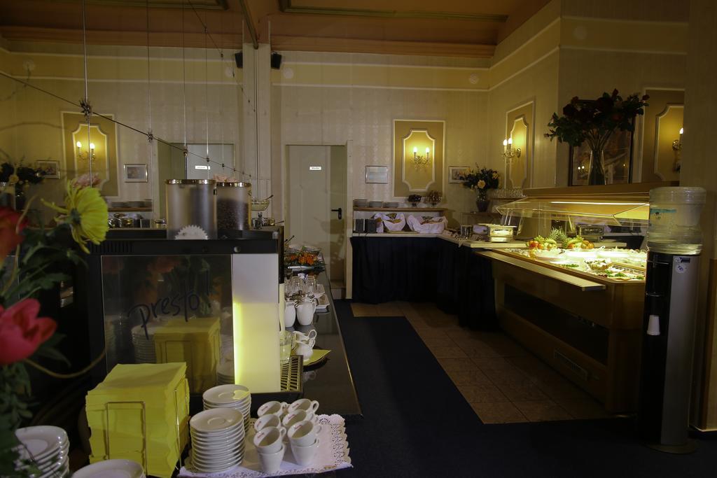 Hotel Koenigshof Майнц Екстериор снимка